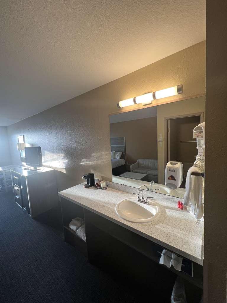 Surestay Hotel By Best Western Wells Exterior photo