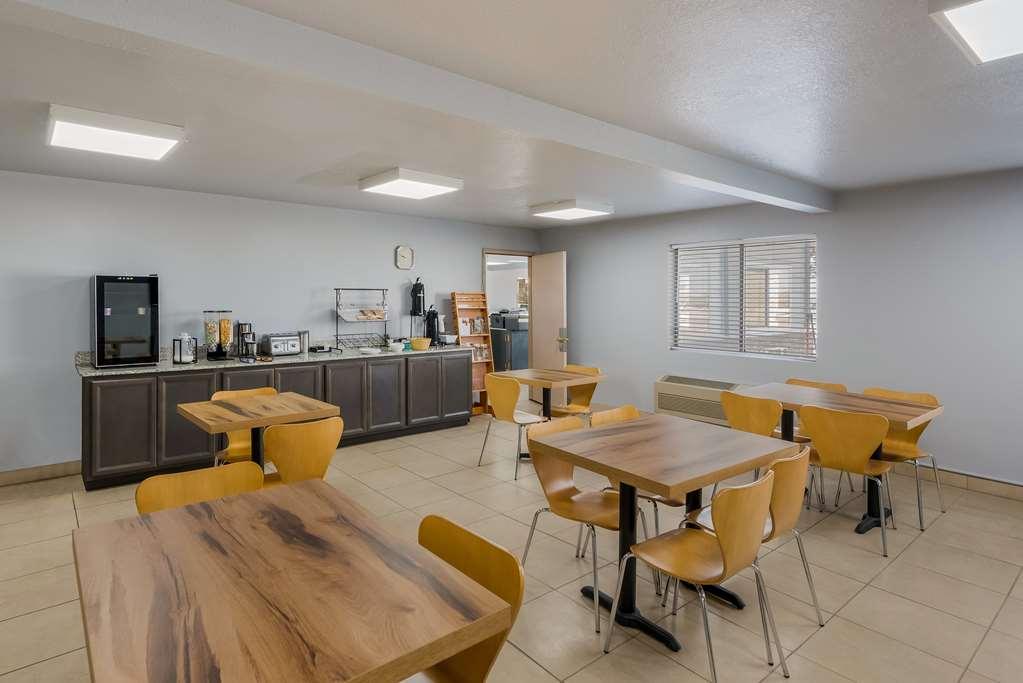 Surestay Hotel By Best Western Wells Restaurant photo